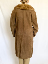 Load image into Gallery viewer, 1960s Brown Mink Collar Trench Coat (M)