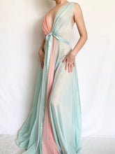 Load image into Gallery viewer, Barbie Swan Lake 1950s Bicolor Nylon Gown (S)