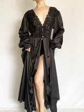 Load image into Gallery viewer, Black 1960s Sheer Peignoir Robe (M)