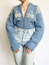 Load image into Gallery viewer, Chunky Pure Wool Snowflake Cardigan