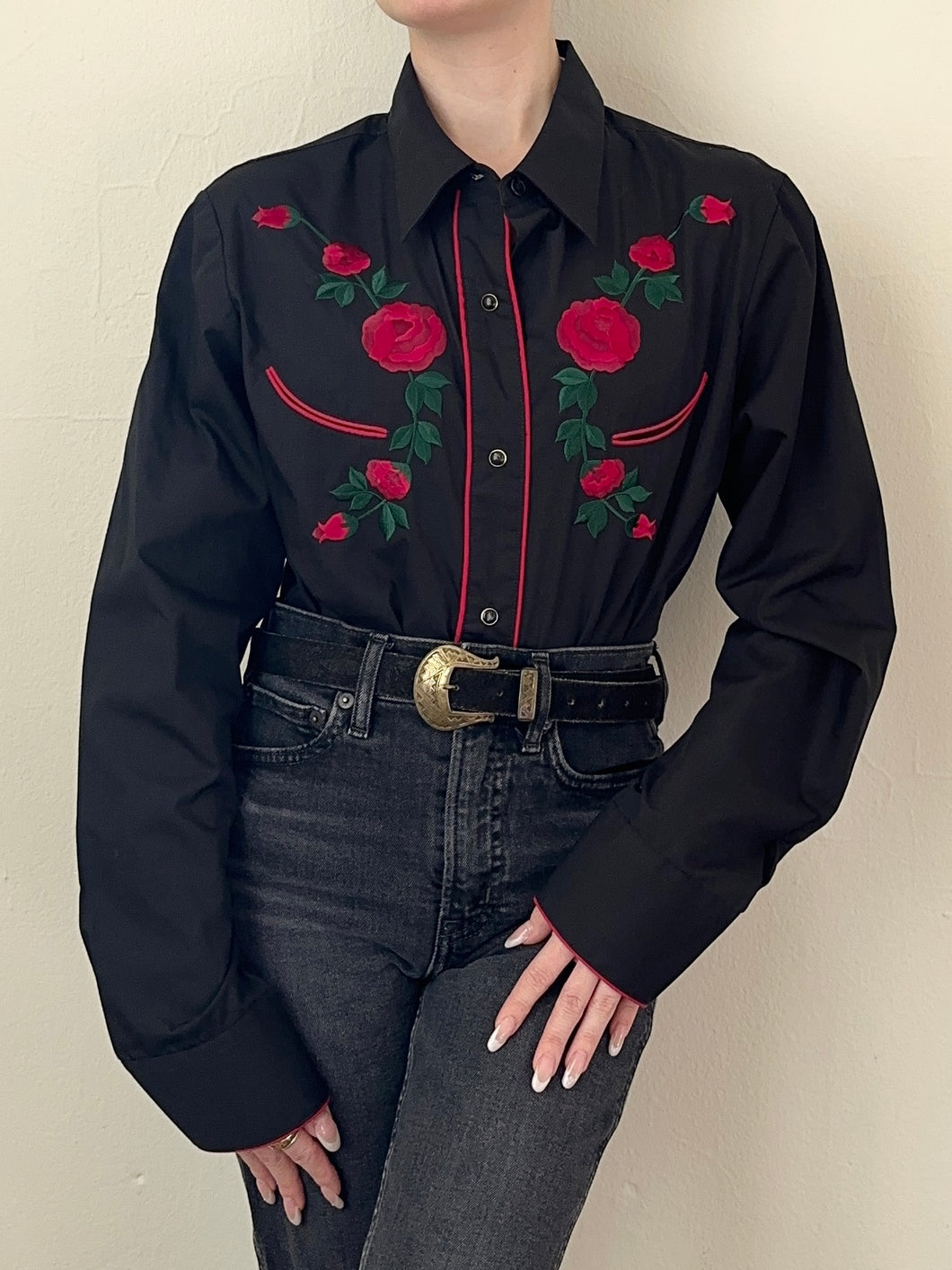 Vintage Black Western Rose Embroidered Rodeo Button Up Blouse (M)