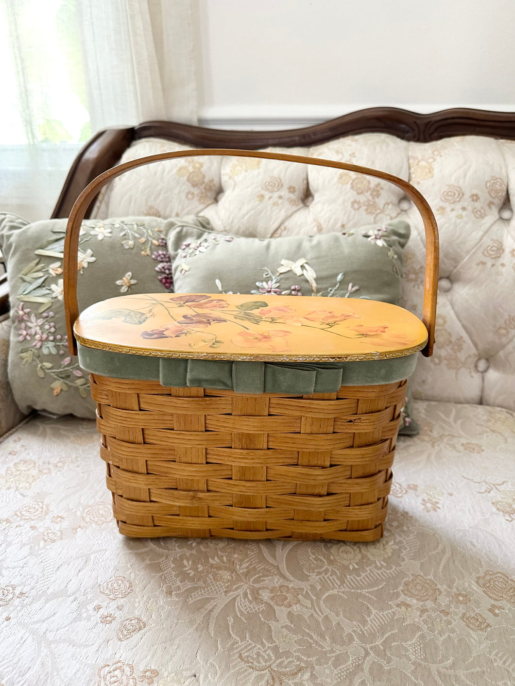 1950s Handmade Floral Rose Basket Purse