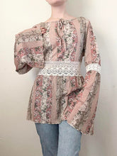 Load image into Gallery viewer, Angel Sleeve Crochet Rose Blouse (M)
