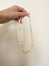 Load image into Gallery viewer, Pearly Seashell Heart Bead Choker Necklace
