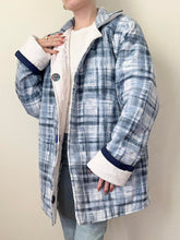 Load image into Gallery viewer, Hand Made Reversible Vintage Quilt Jacket (M/L)
