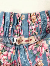Load image into Gallery viewer, 1980s Shabby Chic Floral Paperbag Cotton Shorts (L)
