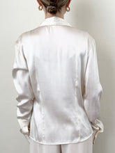 Load image into Gallery viewer, Vintage Italian Pure Silk Ruffle Blouse (S/M)
