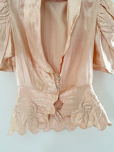 Load image into Gallery viewer, 30s 40s Peach Pink Satin Puff Sleeve Trapunto Quilted Antique Blouse (S)
