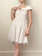 Load image into Gallery viewer, Antique White Edwardian Filet Lace Apron
