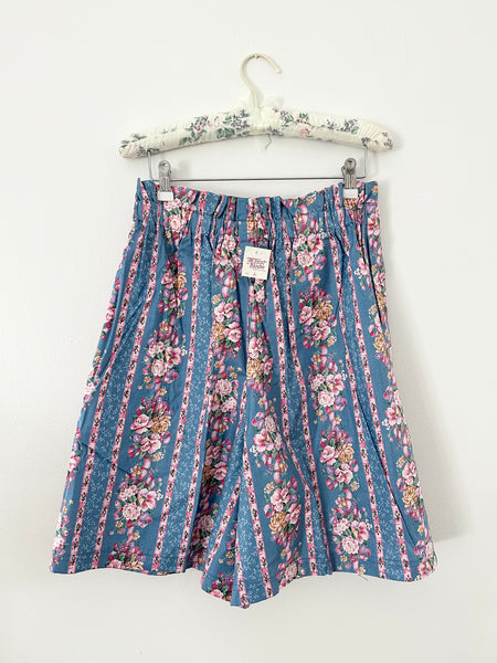 1980s Shabby Chic Floral Paperbag Cotton Shorts (L)