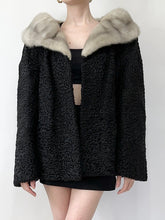 Load image into Gallery viewer, 1960s Black Mink Collar Sherpa Wool Coat (M)
