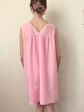 Load image into Gallery viewer, 60s Pink Babydoll Embroidered Cotton Nightgown (M)

