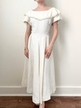 Load image into Gallery viewer, Vintage 1950s White Eyelet Collar Dress (S)
