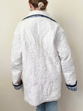 Load image into Gallery viewer, Hand Made Reversible Vintage Quilt Jacket (M/L)
