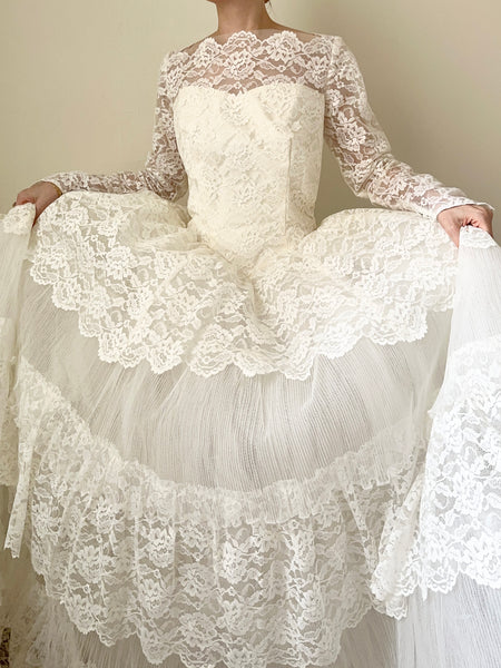 Vintage 1950s Lace Tulle Wedding Dress (XS/S)