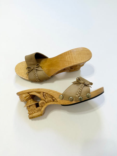 Vintage 1940s Wooden Carved Bow Kitten Mules