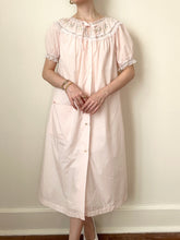 Load image into Gallery viewer, Vintage 70s Soft Pink Embroidered Bow Nightgown (S)
