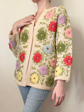 Load image into Gallery viewer, 50s Hand Loomed Colorful Flower Cardigan Sweater (S)
