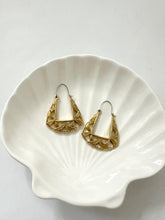 Load image into Gallery viewer, Vintage Gold Earrings
