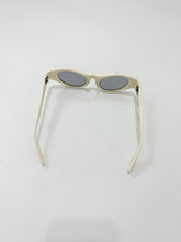 Load image into Gallery viewer, Retro 1950s White Vintage Cat Eye Sunglasses

