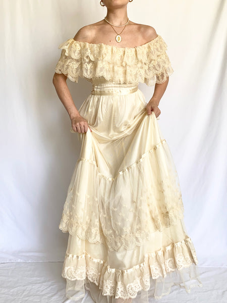 Vintage 1970s Gunne Sax Renaissance Romance Bridal Gown (XS)