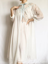 Load image into Gallery viewer, Blue Bow 50s Peignoir and Nightgown Set (S-M)
