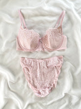Load image into Gallery viewer, Pretty Pink Bra &amp; Panty Set (36C, L)
