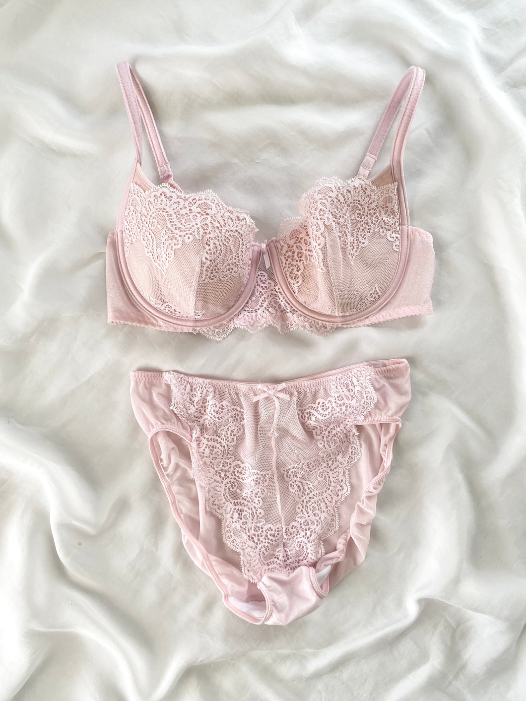Pretty Pink Bra & Panty Set (36C, L)