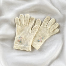 Load image into Gallery viewer, 1950s Embroidered Baby Gloves
