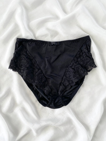 Black Flutter 90s Victoria’s Secret Panties (M)