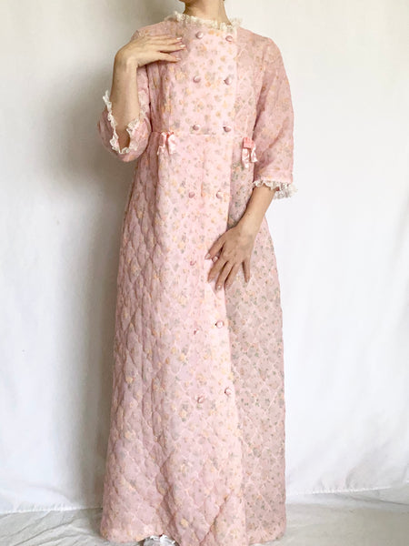 Hollywood Starlet Pink Quilted 1960s Dressing Robe (S-M)