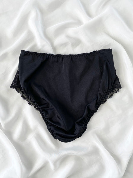 Black Flutter 90s Victoria’s Secret Panties (M)