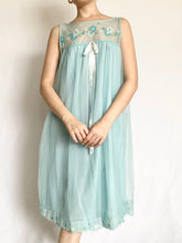 Load image into Gallery viewer, Blue 1960s Groovy Flower Peignoir and Nightgown Set (S)
